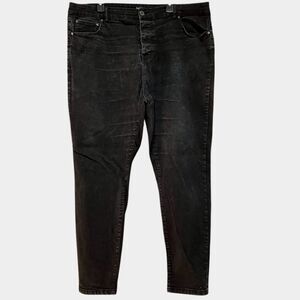 BoohooMAN Tapered Leg Jeans in Black Men’s 44